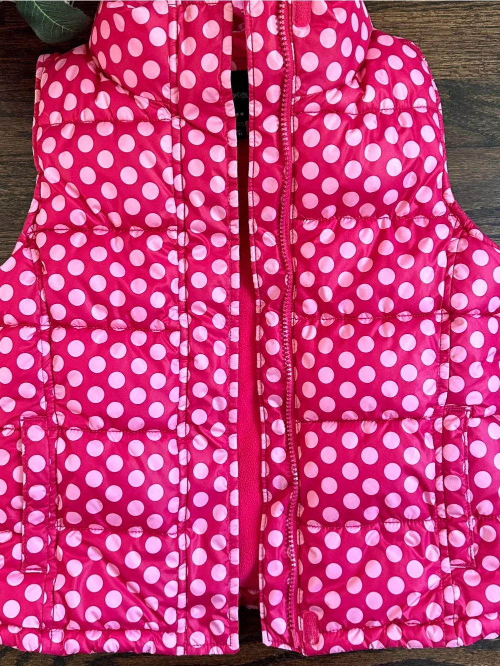 Gap Kids fleece lined puffer vest, size 8